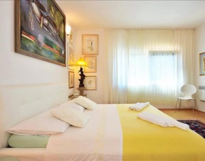Large villa for 10 with pool