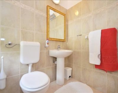 Large villa for 10 with pool