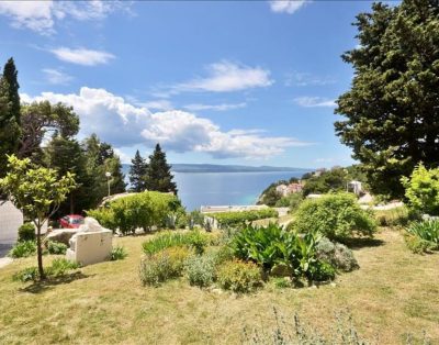 Large villa for 10 with pool