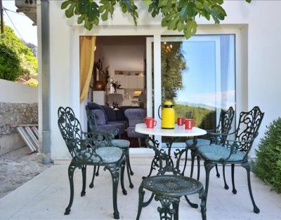 Large villa for 10 with pool