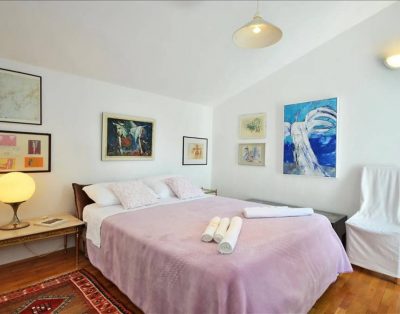 Large villa for 10 with pool