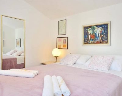 Large villa for 10 with pool