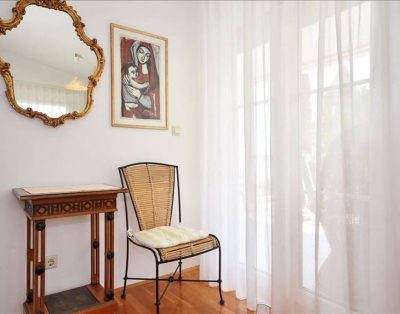 Large villa for 10 with pool