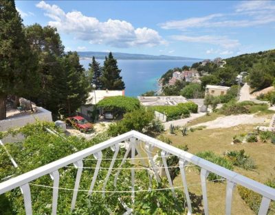 Large villa for 10 with pool