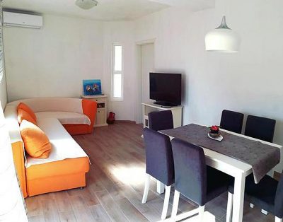 Apartman za 6 osoba sa prekrasnim pogledom