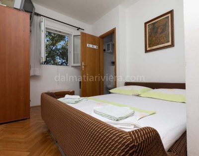 Apartment for 10 in Mimice