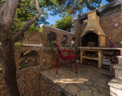 Apartment for 10 in Mimice