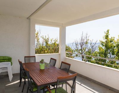 Apartment for 10 persons in Mimice