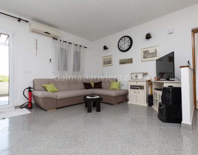 Apartment for 10 persons in Mimice