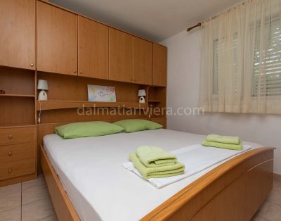 Apartment for 10 persons in Mimice