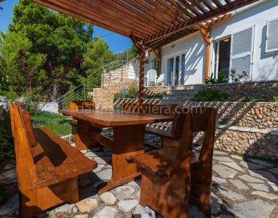 Apartment for 10 persons in Mimice