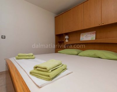 Apartment for 10 persons in Mimice