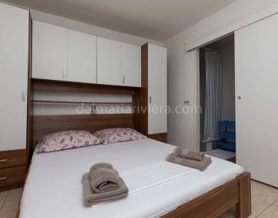 Apartment for 10 persons in Mimice