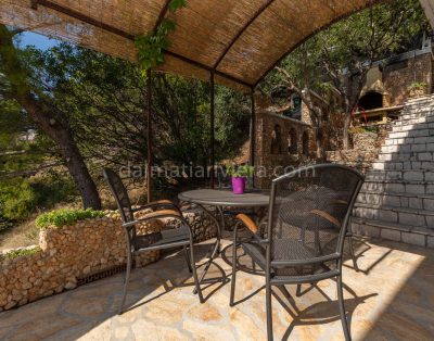 Apartment for 10 persons in Mimice