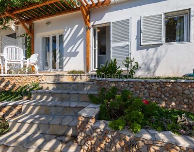 Apartment for 10 persons in Mimice