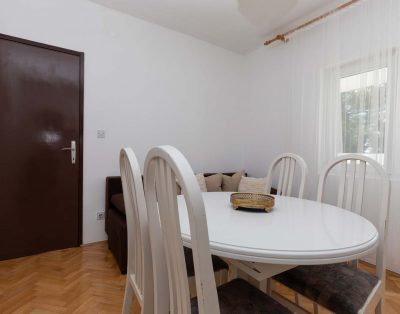 Apartment Petra for 4 in Mimice