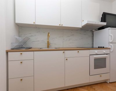 Apartment Petra for 4 in Mimice