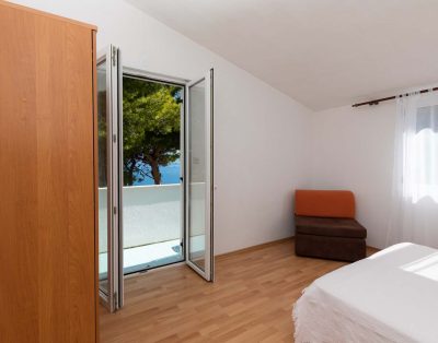 Apartment Petra for 7 in Mimice